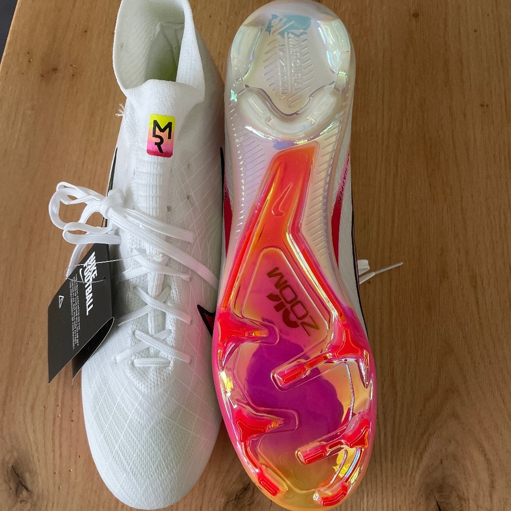 NWT Nike Cleats